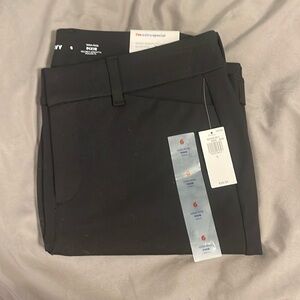 Old Navy Pixie Cut High Rise Size 6